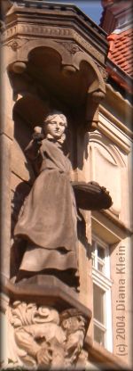 Denkmal der Gustel von Blasewitz am Rathaus Blasewitz, Nähe Schillerplatz, Dresden